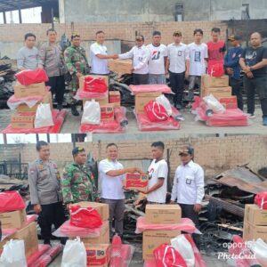 PENYERAHAN BANTUAN KEPADA KORBAN KEBAKARAN DI DESA BAROKAH