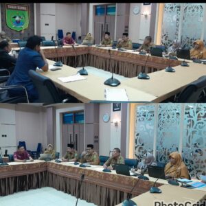 MENGHADIRI RAPAT DI DPRD KOMISI II TERKAIT UPDATE DATA PENERIMA BANSOS