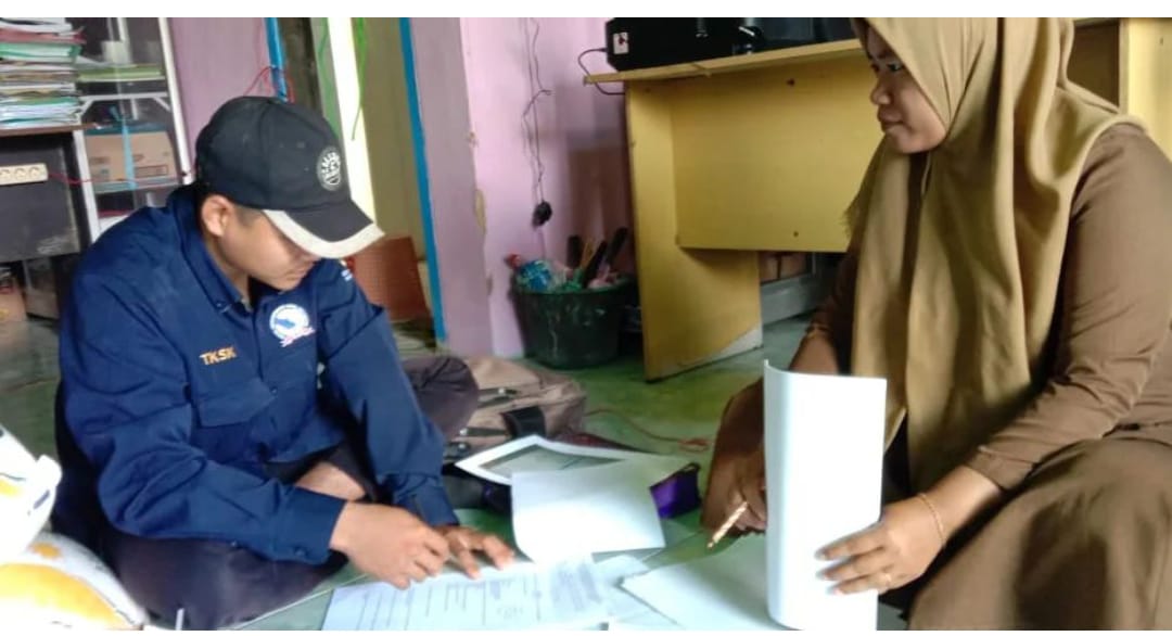 MELAKSANAKAN VERVAL DI DESA BINJAI