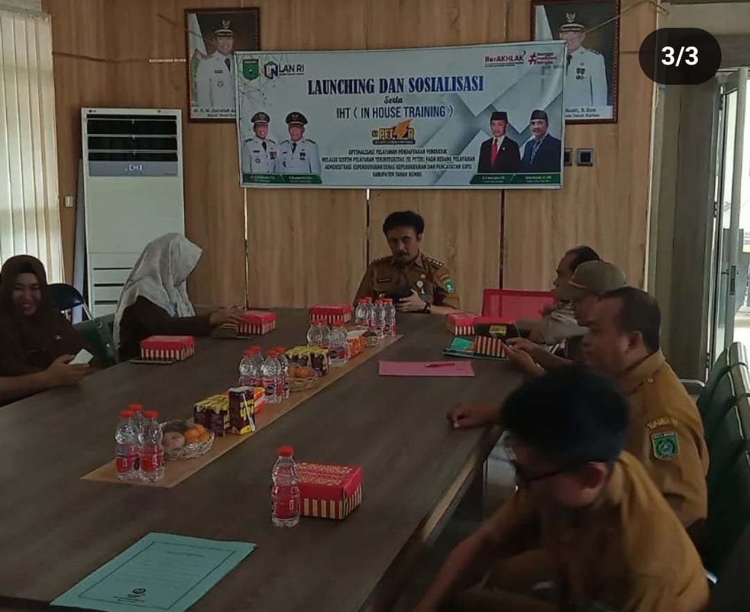 MENGHADIRI RAPAT FORUM KERJA PERANGKAT DAERAH