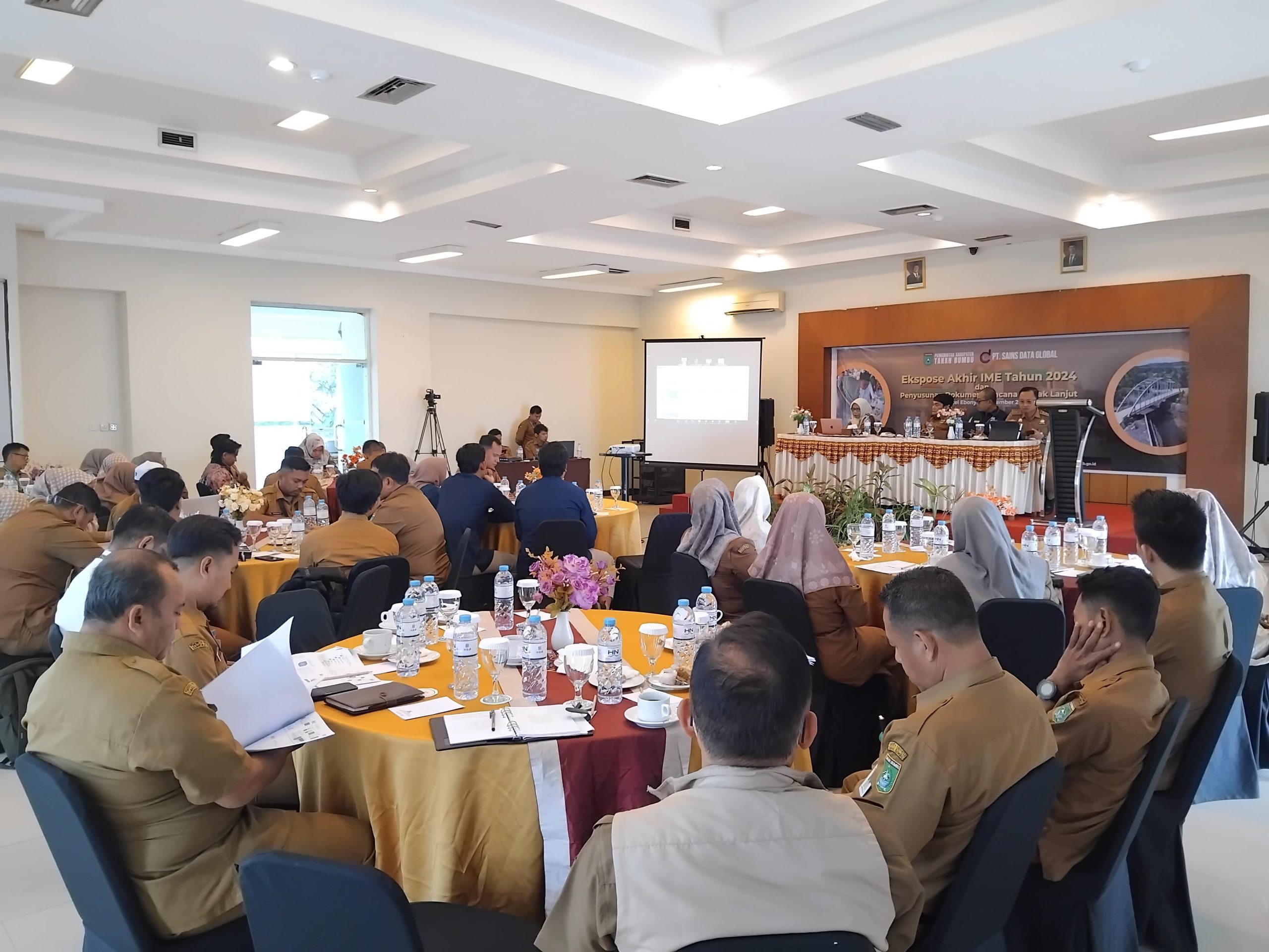 Menghadiri Ekspose Akhir Indeks Makro Ekonomi (IME) Tahun 2024 dan Penyusunan Rencana Tindak Lanjut dihotel Ebony