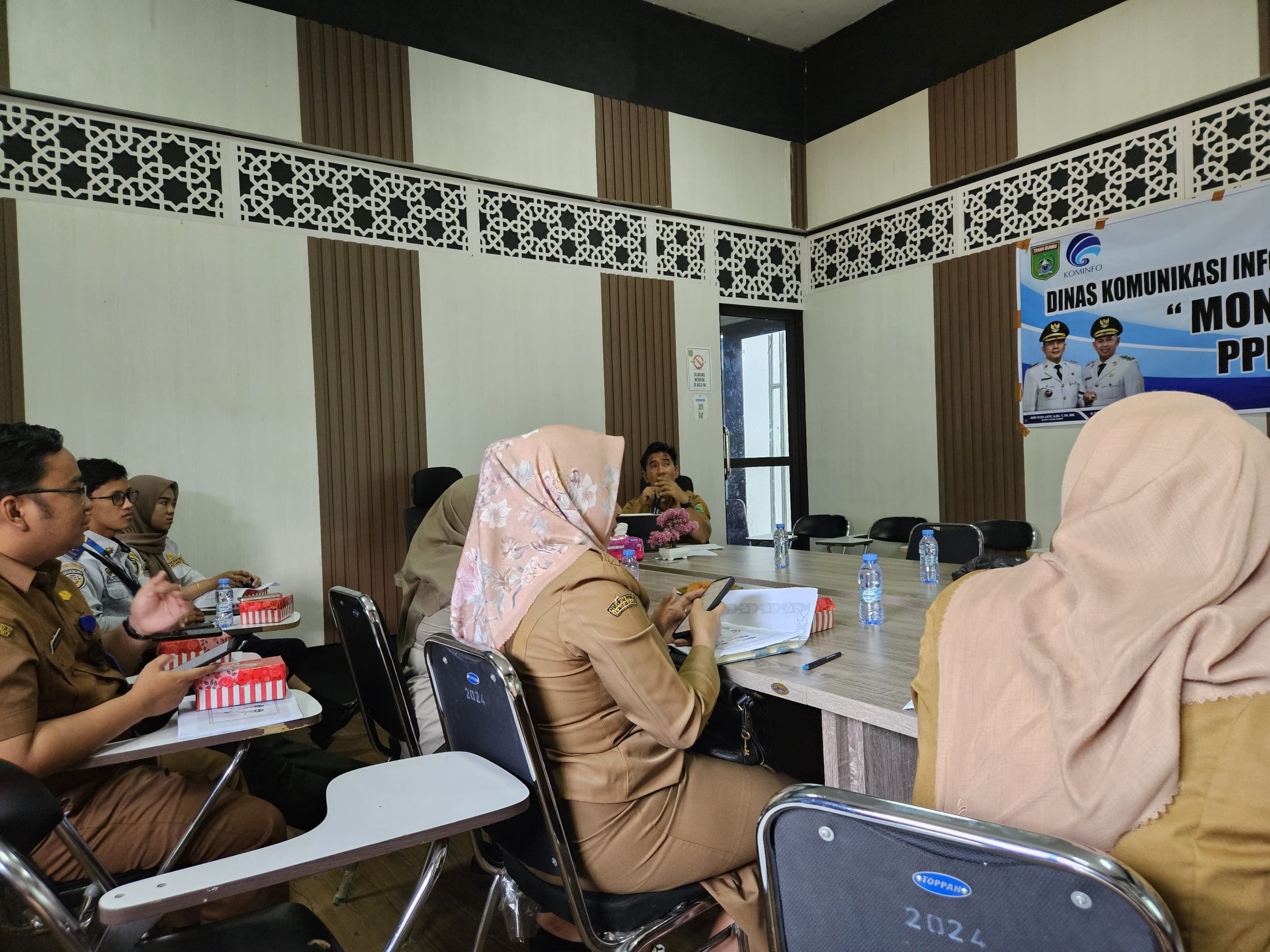 Rakor Monitoring dan Evaluasi Petugas Admin PPID dan SP4N Lapor di Dinas Komunikasi, Informatika, Statistik dan Persandian