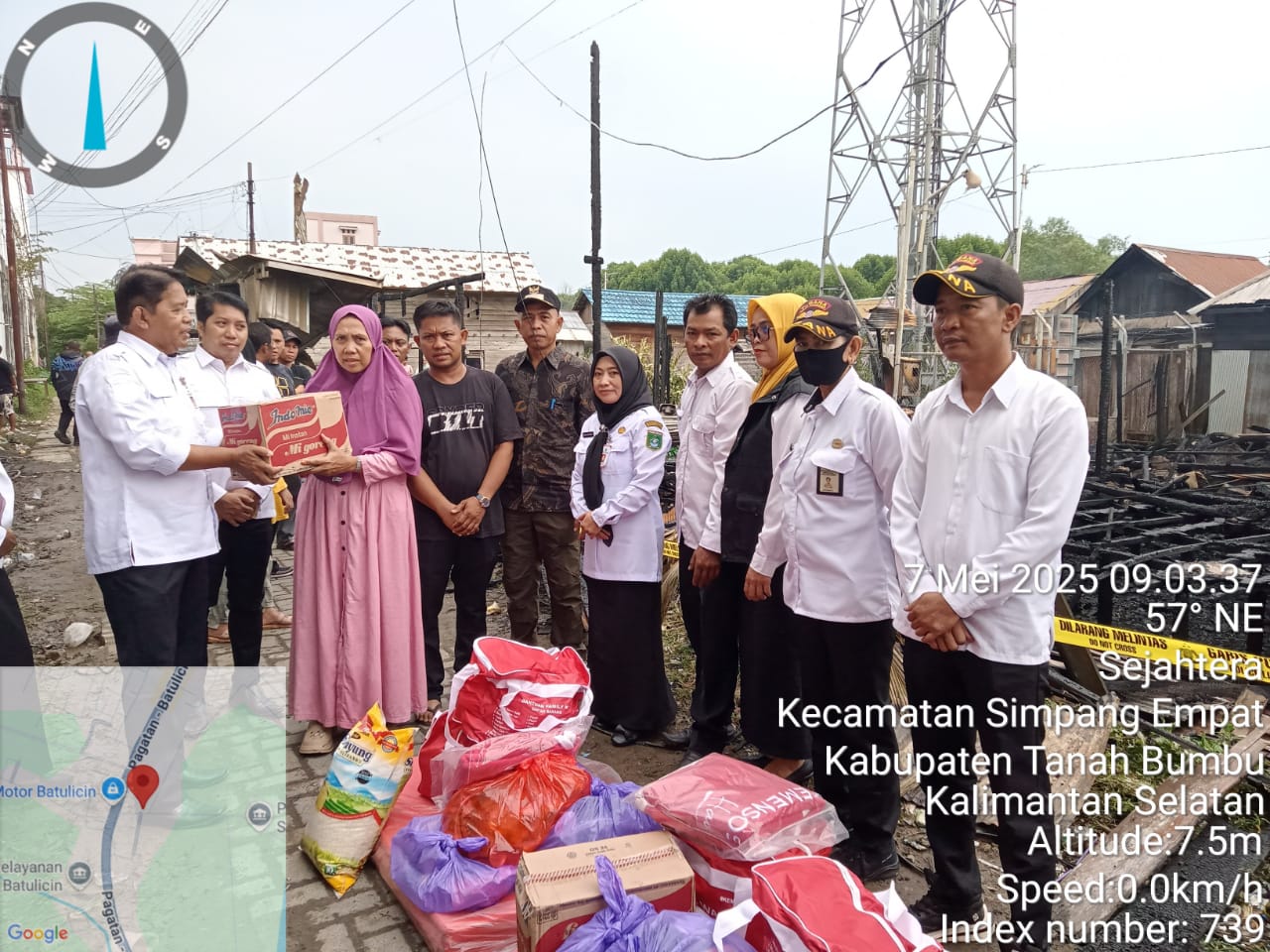 Penyerahan Bantuan untuk Korban Kebakaran di Desa Sejahtera oleh Pj.Sekda Tanah Bumbu dan Pemerintah Daerah Tanah Bumbu