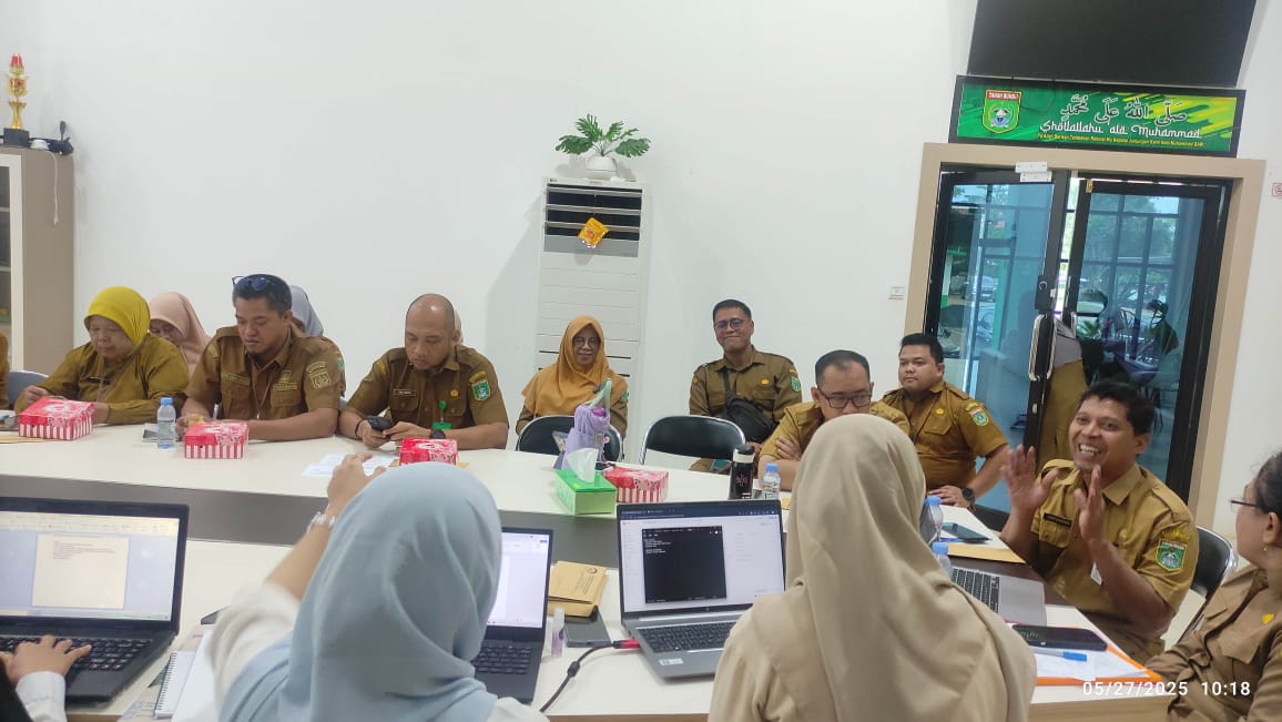 Evaluasi Skema Perlindungan Sosial di Kabupaten Tanah Bumbu: Dinsos Hadiri Pertemuan di Inspektorat