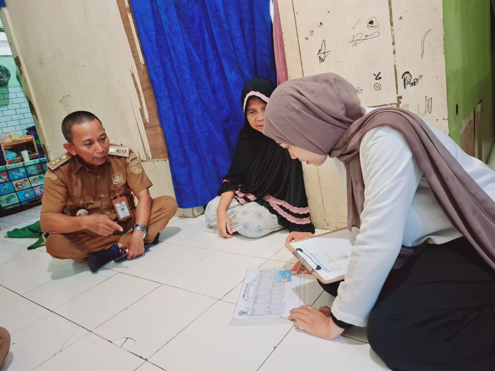 Dinas Sosial Tanah Bumbu Dampingi Tim BPKP Provinsi Kalsel dalam Kegiatan Monitoring di Kecamatan Simpang Empat