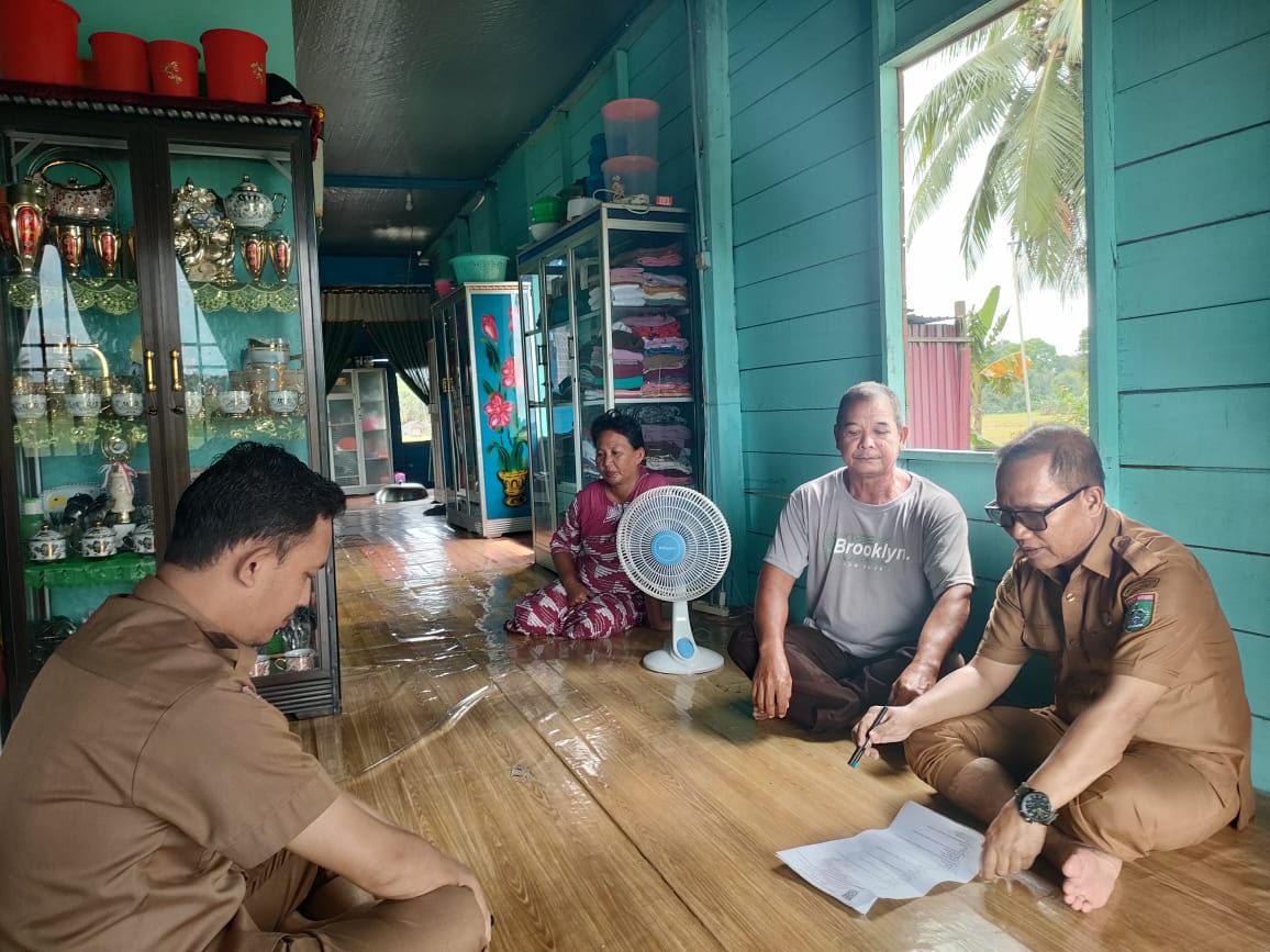 Dinas Sosial Tanah Bumbu Lakukan Survey Kepuasan Masyarakat Ke Desa Saring Sei Bubu dan Desa Pakatelu
