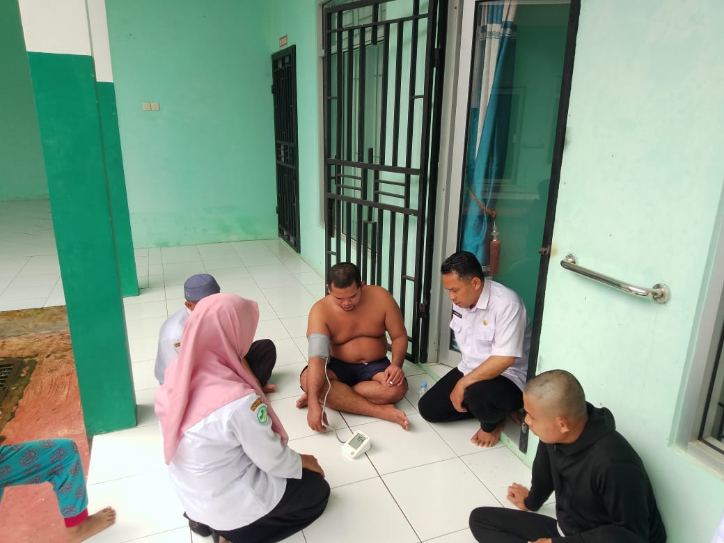 Tim Kesehatan Puskesmas Batulicin Lakukan Pemeriksaan Rutin bagi Pasien Rumah Singgah As-Syifa Dinas Sosial