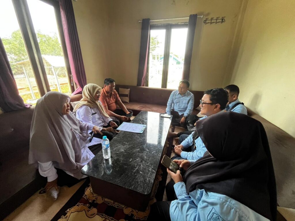 Pendampingan Dinsos Provinsi Kalsel Terkait Aplikasi Datu Soban di Desa Saring Sungai Bubu